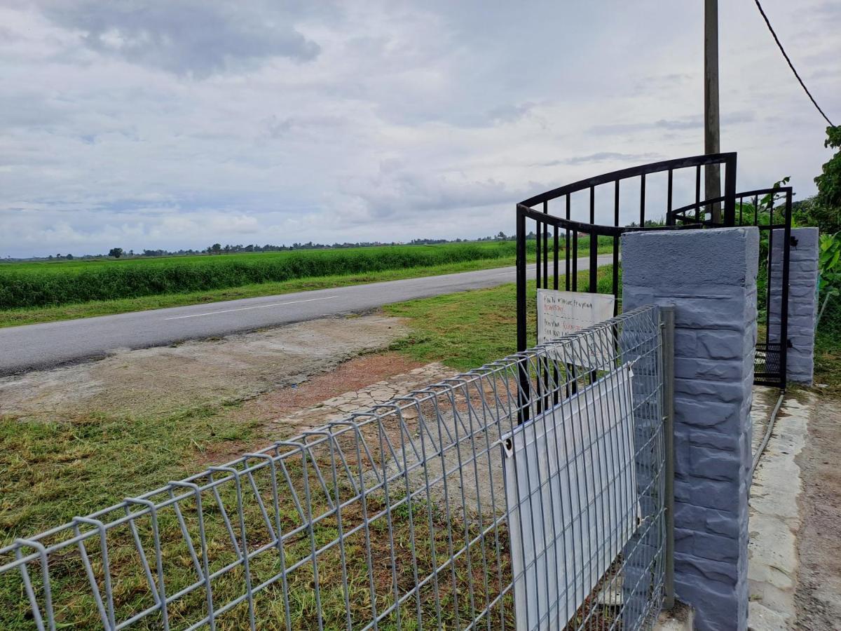 Room/Homestay Nazadja Sungai Besar Exterior photo