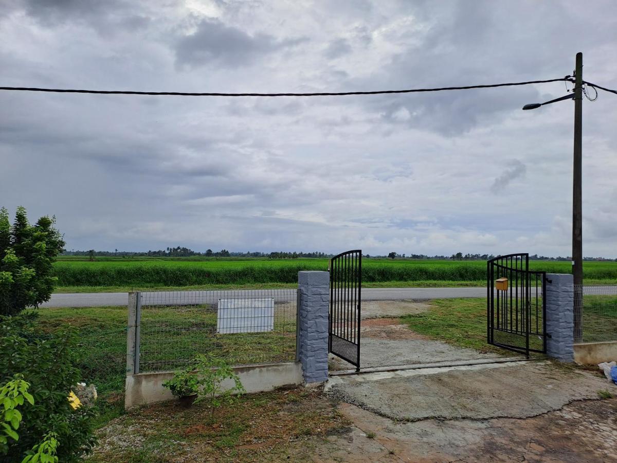 Room/Homestay Nazadja Sungai Besar Exterior photo